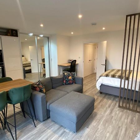 London Luxe: Stylish Studio Exterior foto